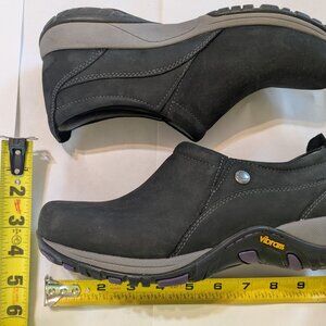 Dansko Patti - Women's EU38 US7.5-8 (worn once) waterproof black milled Nubuck
